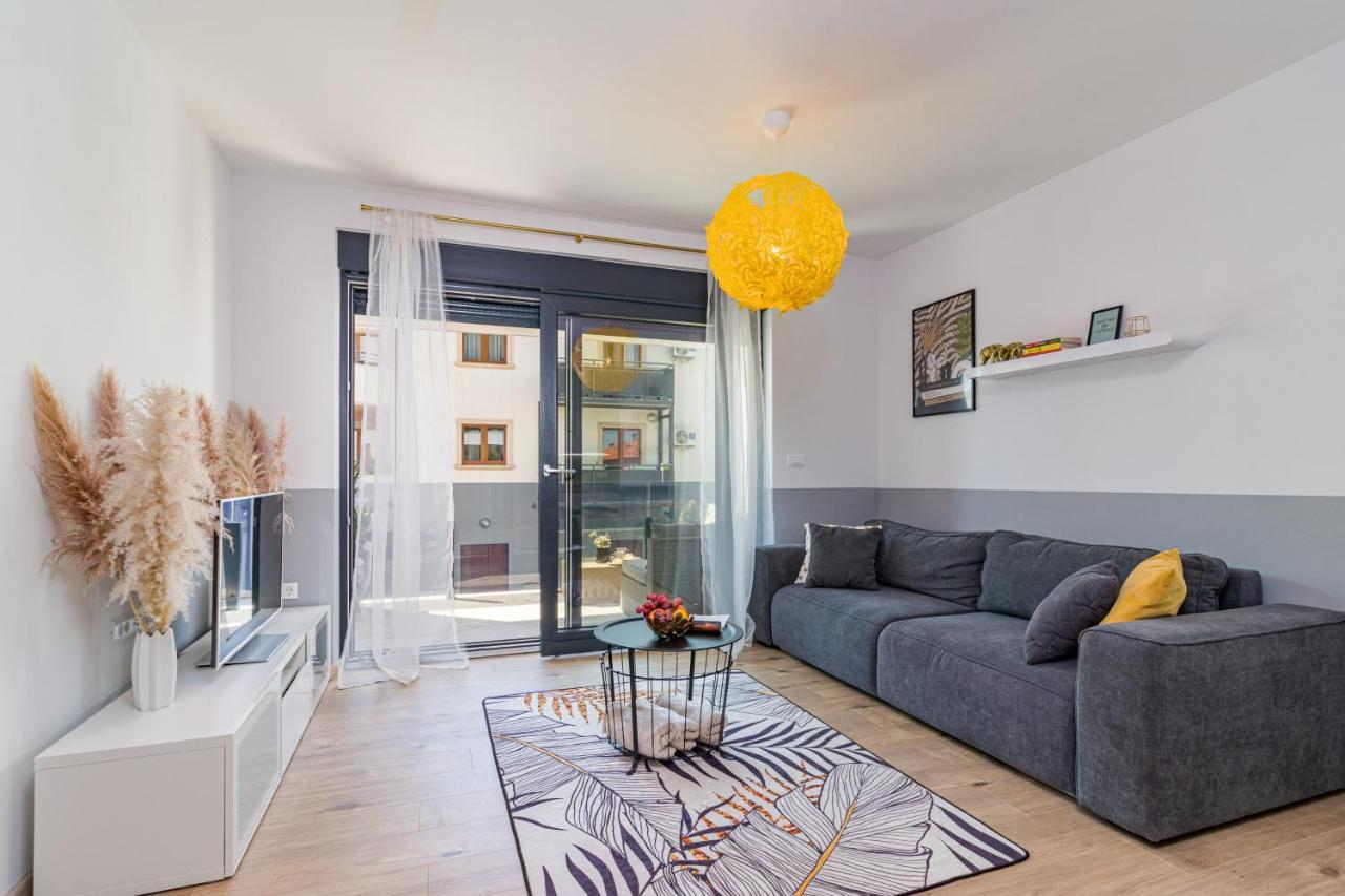 Apartment M****, New City Apartment + Parking Пула Екстериор снимка