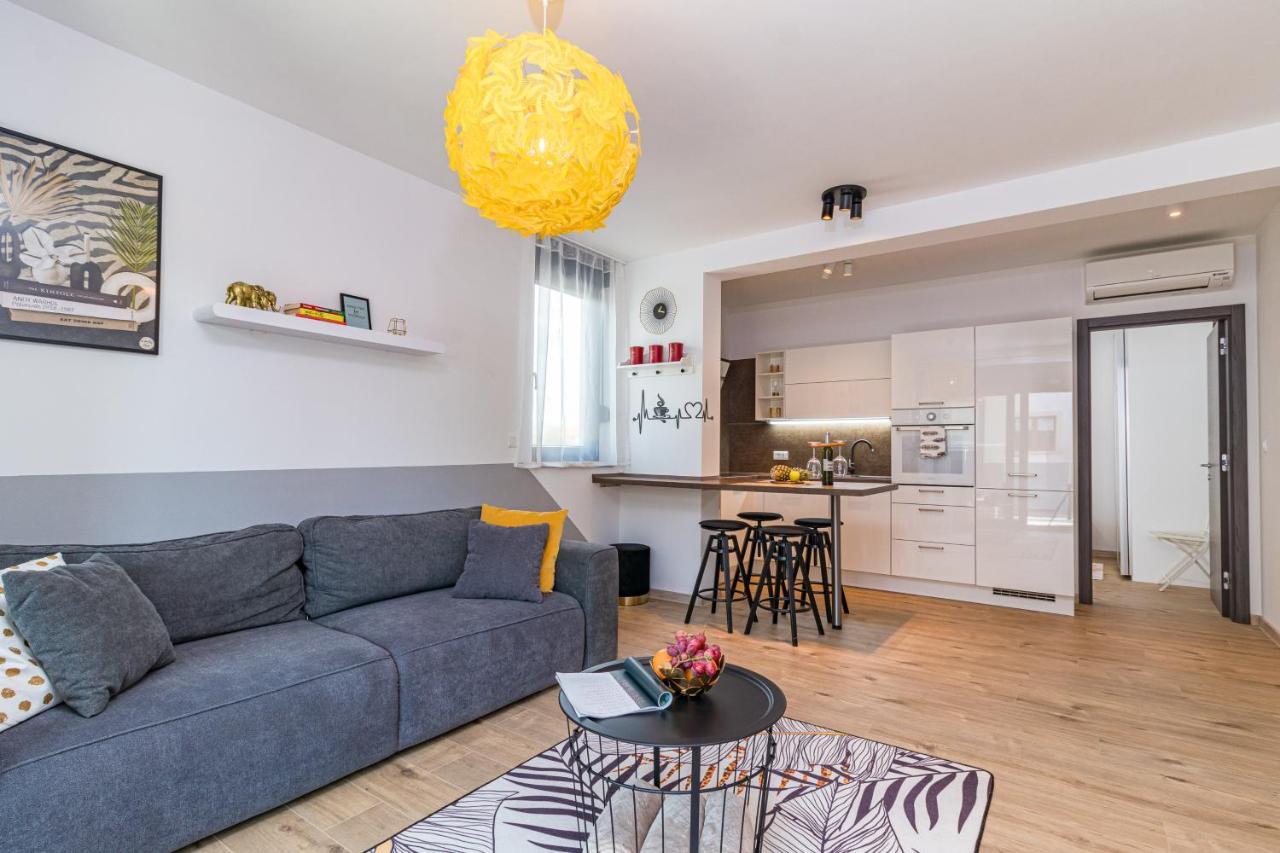Apartment M****, New City Apartment + Parking Пула Екстериор снимка