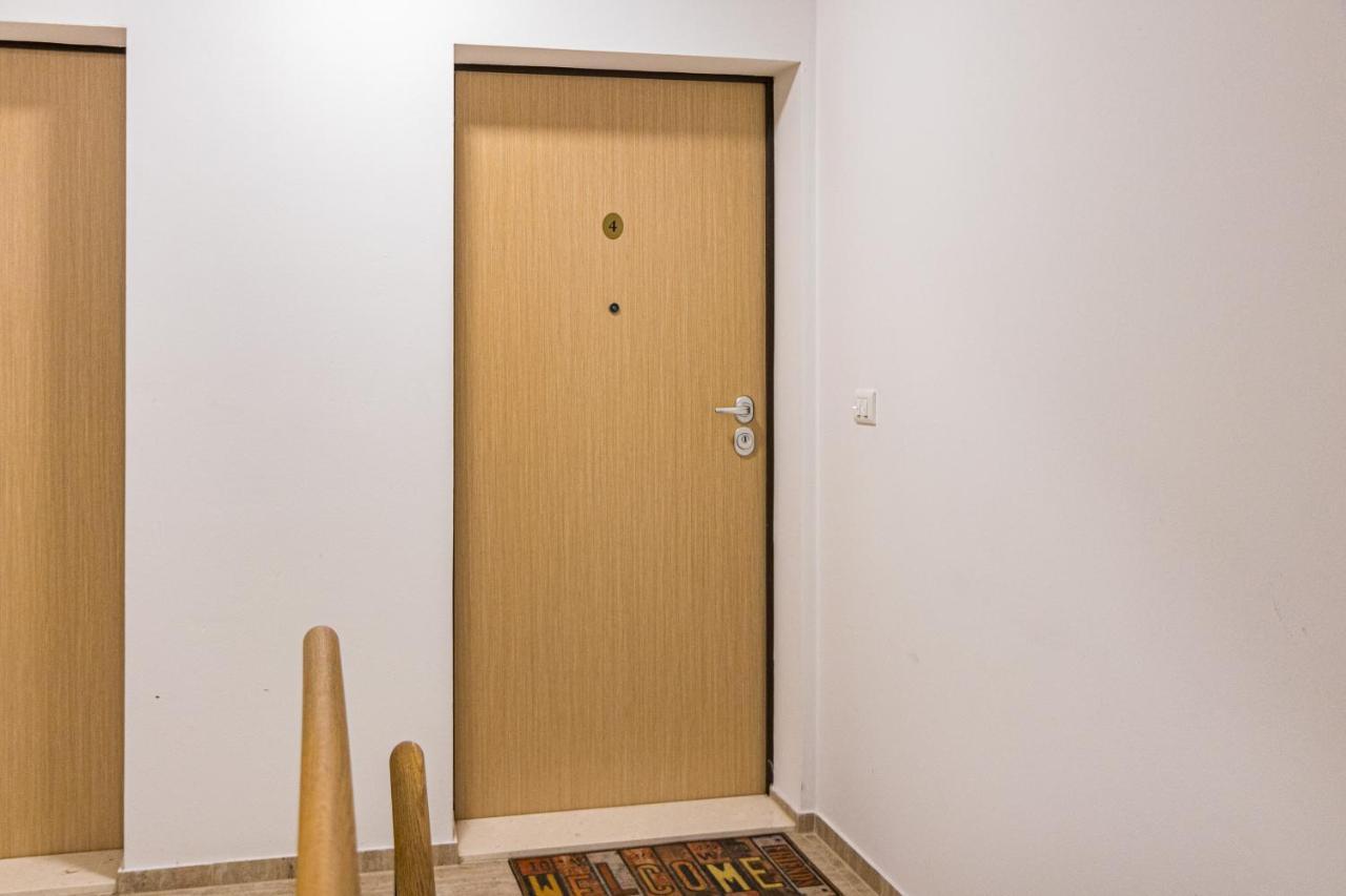 Apartment M****, New City Apartment + Parking Пула Екстериор снимка