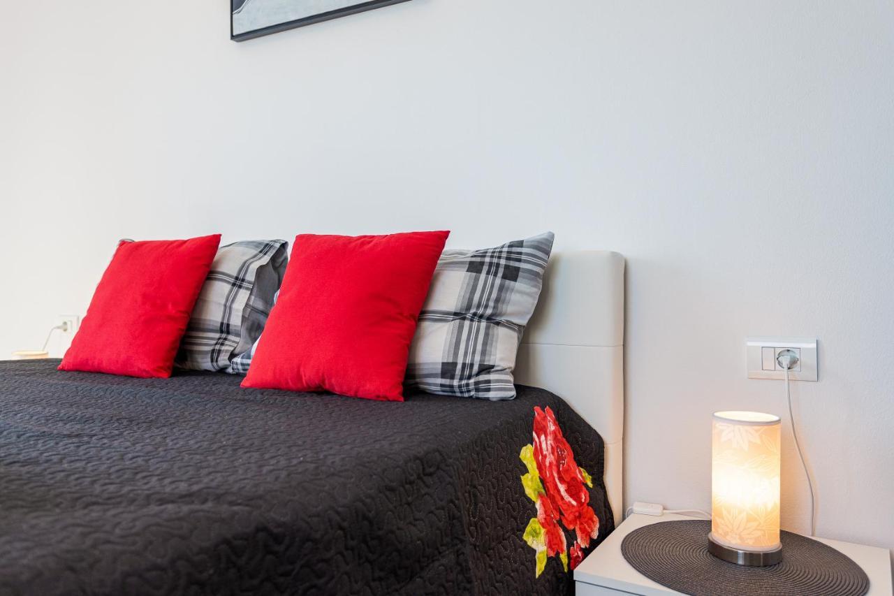 Apartment M****, New City Apartment + Parking Пула Екстериор снимка