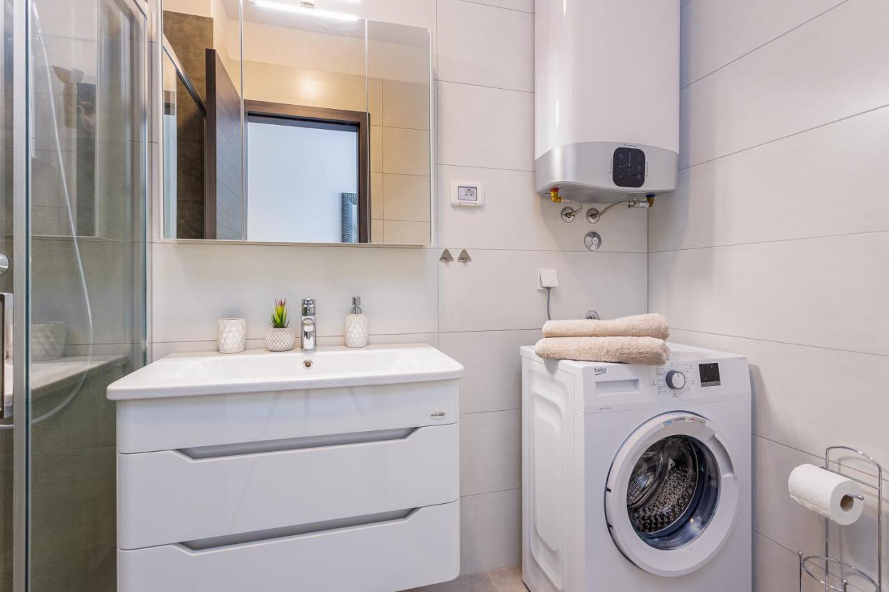 Apartment M****, New City Apartment + Parking Пула Екстериор снимка